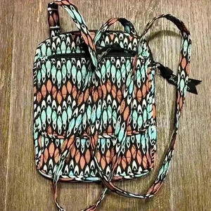 Vera Bradley, retired pattern Sierra Stream, cross body purse. Very nice!
